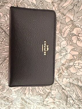 Coach Medium Zip Wallet